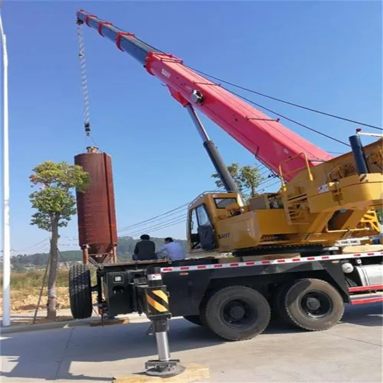 港南80吨吊车出租多少钱